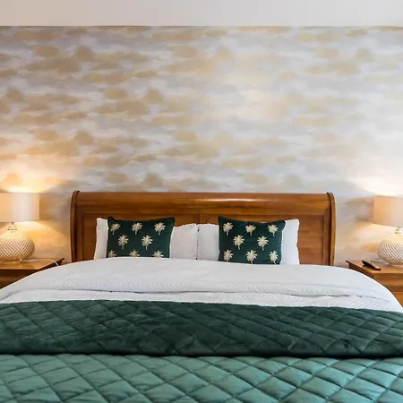 Dublin Premier Проживание в семье *