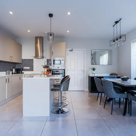 Проживание в семье Dublin Premier