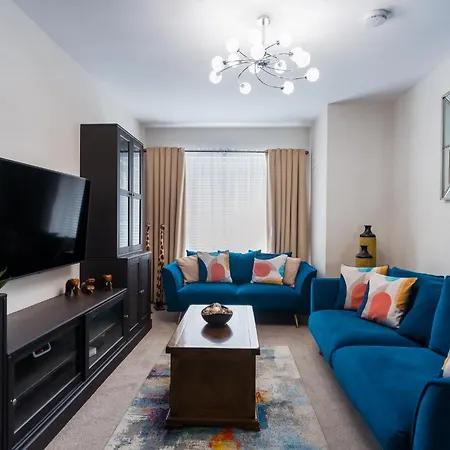 Проживание в семье Dublin Premier *